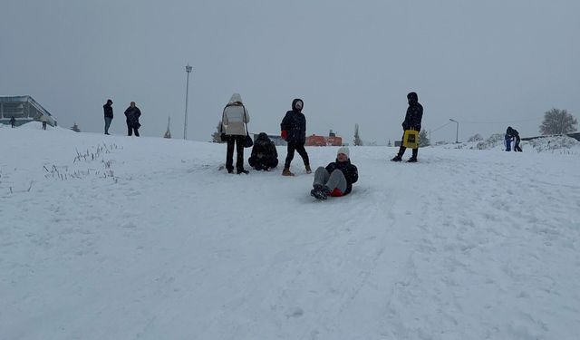 Uludağ'da günübirlikçilerden zirveye akın!