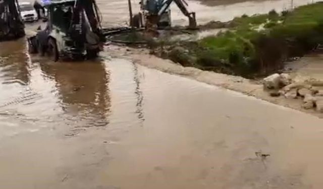 Bursa'da kuraklığın ardından gelen sağanak İznik'i vurdu