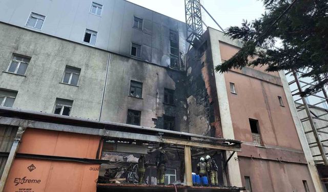 Arnavutköy'de korkutan fabrika yangını