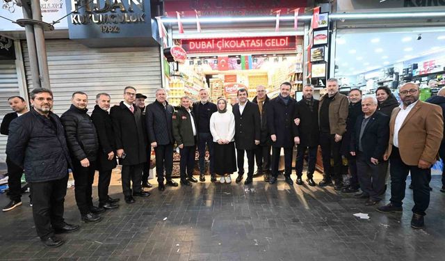 BTSO Başkanı Burkay, tarihi çarşıda esnafla buluştu