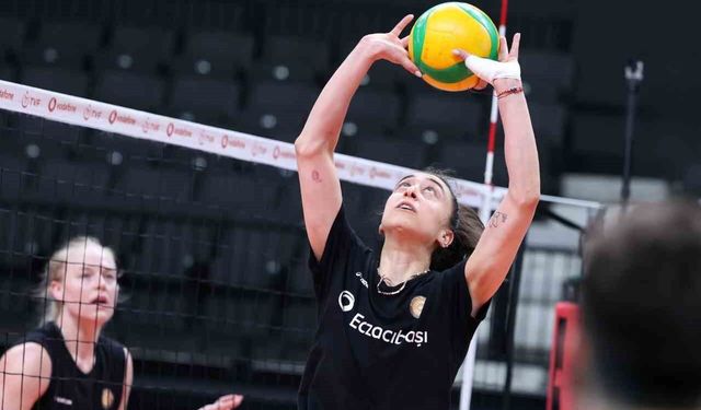 Eczacıbaşı Dynavit, yarı final ilk maçına çıkıyor