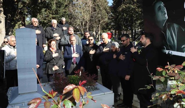 Emre Saltık, vefatının 9. yıl dönümünde kabri başında anıldı