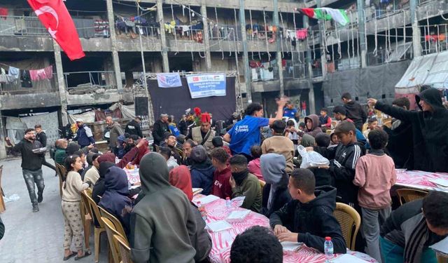 Esenler'den Gazze'ye 10 bin kişilik iftar sofrası
