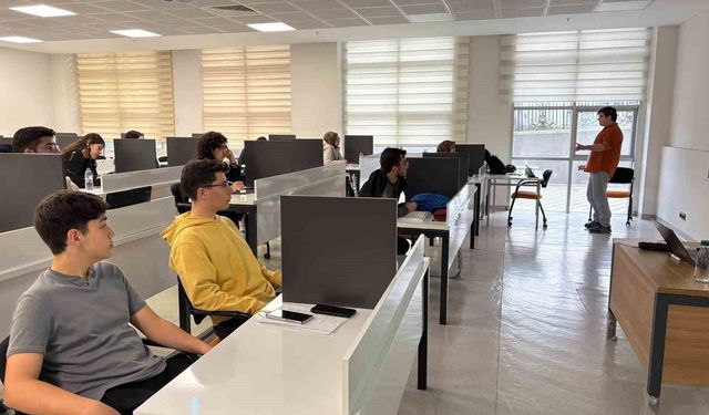 'Tercihten Önce Üniversiteni Yaşa' projesi özel okul başvuruları başladı