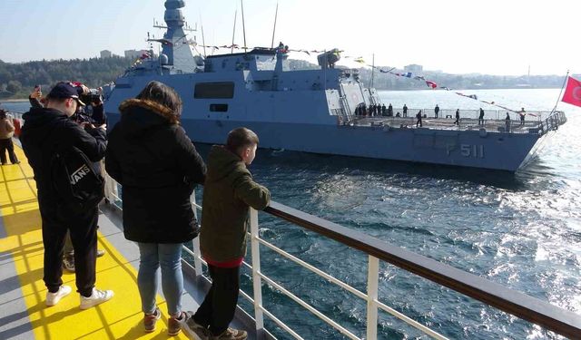 Ziyarete açılan TCG Heybeliada misafirlerini mest etti