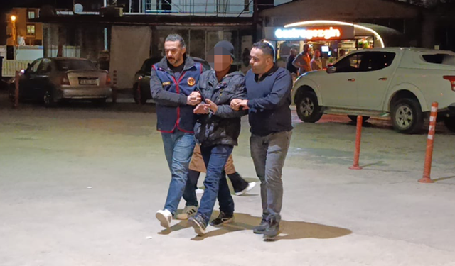 Bursa İnegöl Jandarması suç makinesini dolmuşta yakaladı