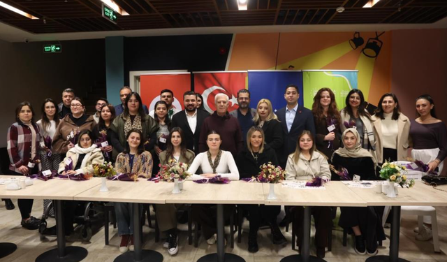 Başkan Mustafa Bozbey, gençlere sahur yaptı