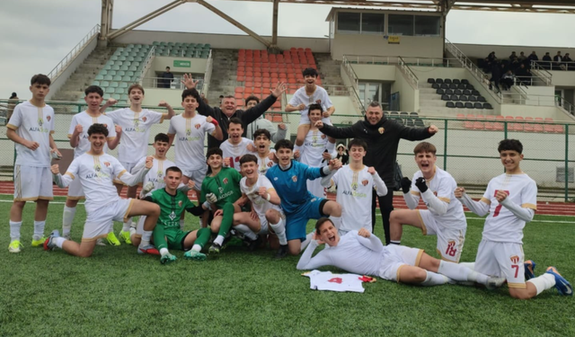 Şampiyon gençler ilçe stadında tarihi maça çıkıyor