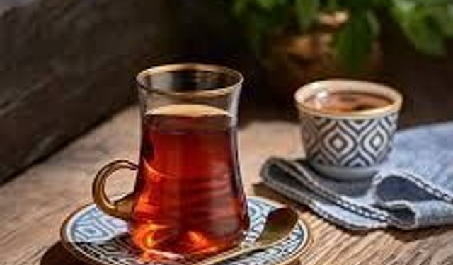 Sahurda ile iftarda fazla tüketilen çay ve kahve zararlı