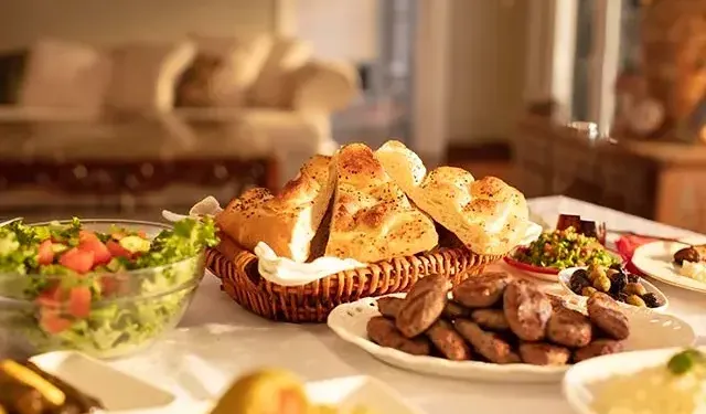 Ramazan’da doğru besin seçimi sağlık sorunlarını önlüyor