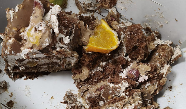 Bursa İnegöl'de fırından aldıkları pasta doğum günü kutlamasını gölgede bıraktı