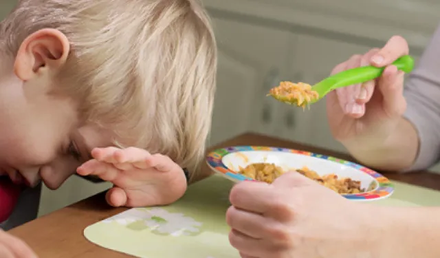 İştahsız çocuklara renkli tabaklar ve doğru alışkanlıklar