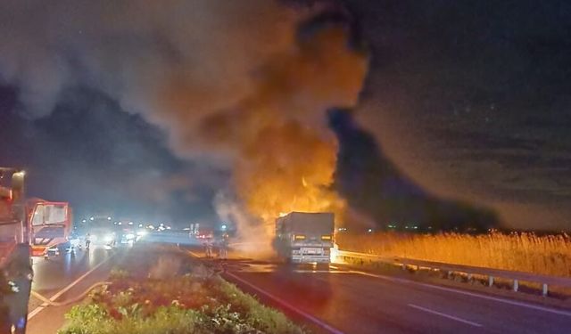 Karacabey’de tır yangını: Bursa yolu trafiğe kapandı
