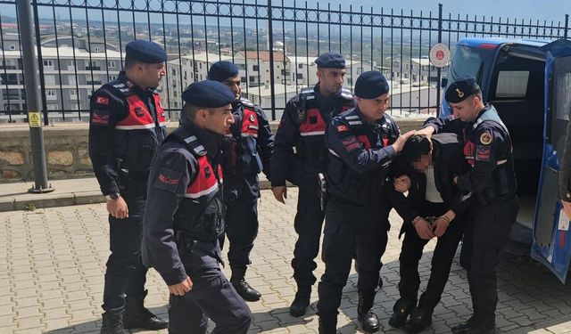 Bursa Orhangazi’de baba ve oğlunu öldüren zanlı adliyeye sevk edildi