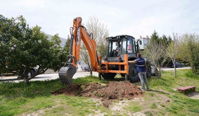 Bilecik Belediyesine hibe edilen kepçe ilk kez okulda kullanıldı