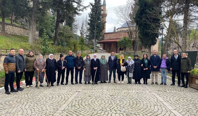 Bilecik huzurevi sakinleri Şeyh Edebali Türbesini ziyaret etti