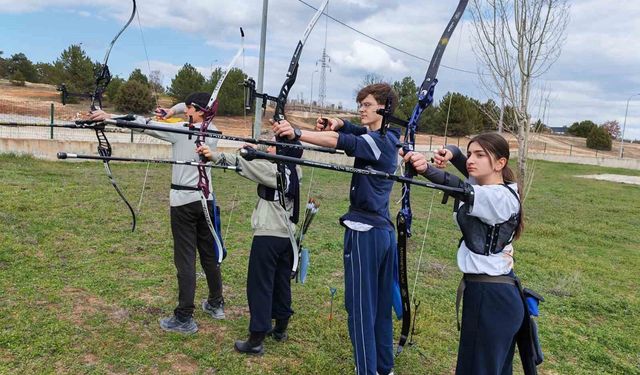 Bilecik'te okçuluk antrenmanları devam ediyor