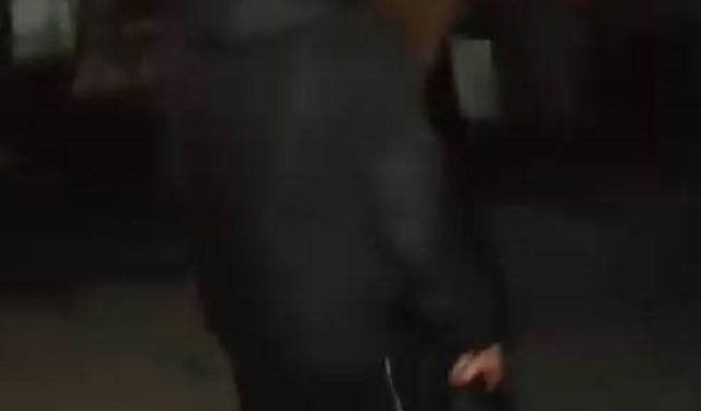 Küçükçekmece'de uzun namlulu silahla sokakta dolaşan 2 şahıs gözaltına alındı