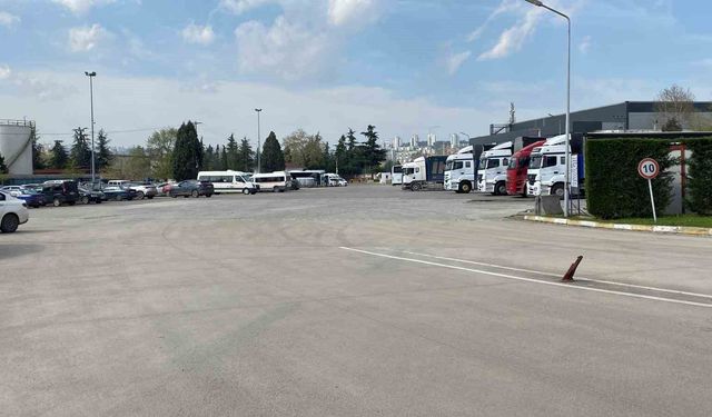 Lastik fabrikasında makineye sıkışan işçi hayatını kaybetti