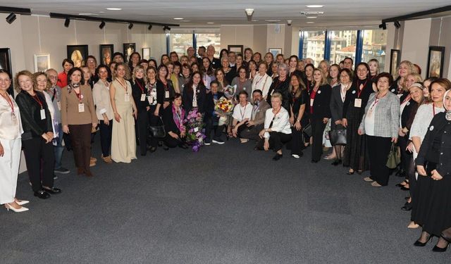 'Toz ve Işık' pastel sergisi kapılarını açtı