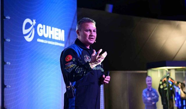 Türkiye'nin ilk astronotu Gezeravcı, GUHEM'de uzay yolculuğunu anlattı