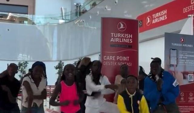 Ugandalı 'Hypers Kids Africa' grubundan A Milli Futbol Takımı için özel koreografi