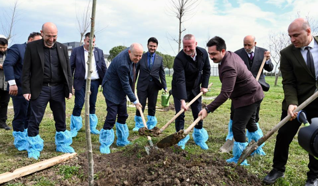 Bursa'nın fethinin 700'üncü yılında Karacabey'de fidanlar toprakla buluştu