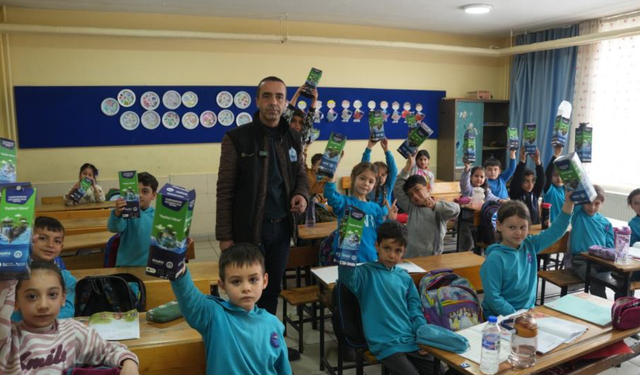 Yıldırım'da plastiğe fren: 31 okula arıtma, 32 bin öğrenciye matara