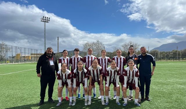 İnegöl’ün kızlarından büyük başarı! Yarı final bileti alındı