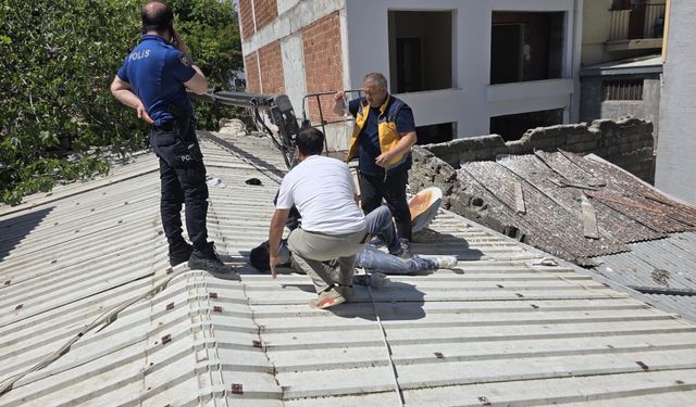 Bursa Mudanya'da 6.kattan devrilen vinçte 2 işçi yaralandı
