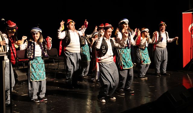 Nilüfer’de Engelliler Haftası 'Bizim Ev'in yıl sonu gösterisiyle tamamlandı