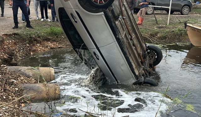 Bursa'da kontrolden çıkan otomobil Ulubat Gölü’ne uçtu
