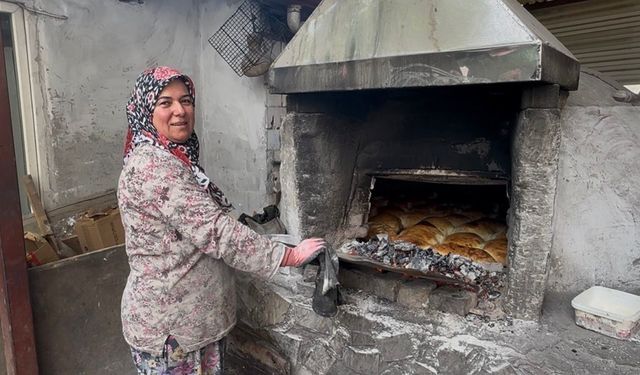 Bayrama özel köylerde taş fırınlarda pişen "bayram çöreği" yok satıyor
