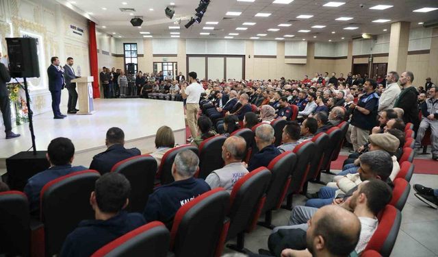Başkan Öztekin personelle bayram sevincini paylaştı