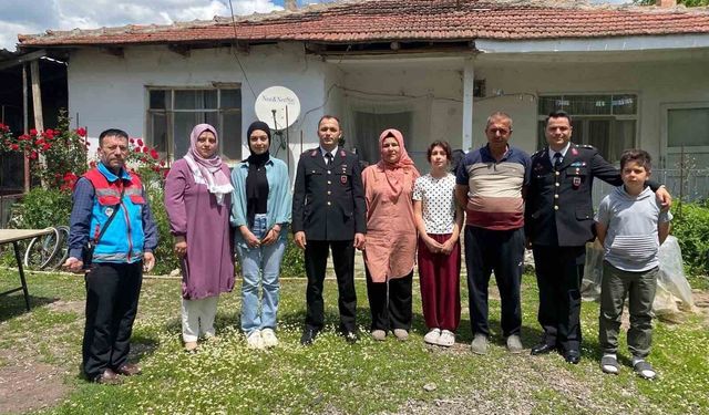 Bilecik'te şehit ve gazi ailelerine bayram ziyareti