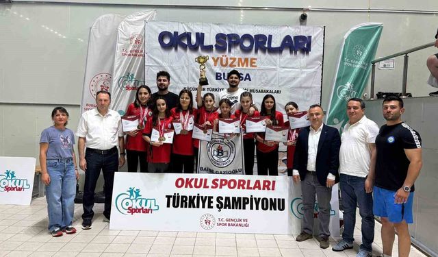 Bursa'da ortaokul öğrencilerinden Türkiye şampiyonluğu