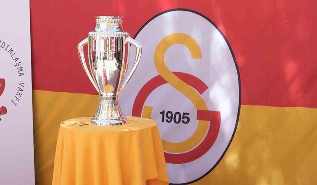 Kurban Bayramı sevinci şampiyonluk kupasıyla Galatasaraylılar Yurdu'nda yaşandı