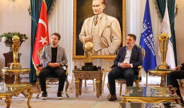 Şampiyon hentbolculardan Başkan Vekili Biba'ya ziyaret