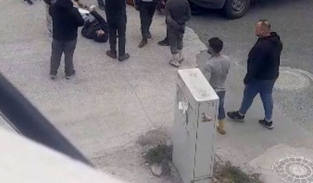 Yaralı sürücü ambulansı beklerken sigara yaktı