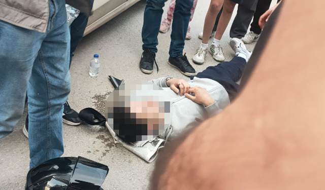 Bursa İnegöl'de ilk müdahaleyi vatandaşlar yaptı: Motosikletli genç ölümden döndü