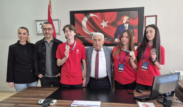 Tekirdağlı öğrencilerden büyük başarı: Türkiye ikincisi oldular