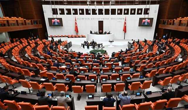 Borçlulara 6 yıl vade ve teminatsız ödeme müjdesi! 15 maddelik dev paket Meclis'te kabul edildi