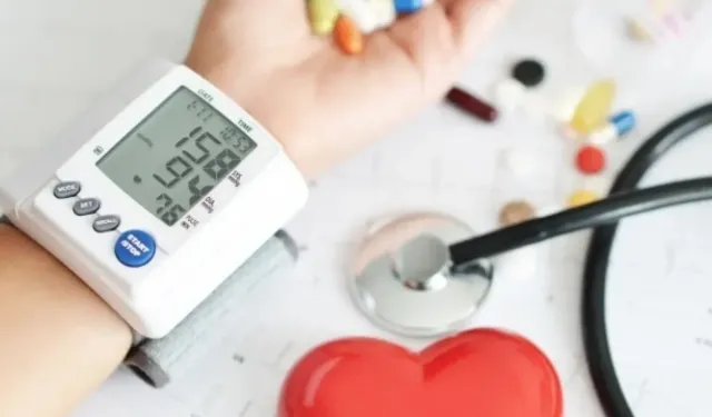 Hipertansiyonla mücadelede en güçlü adım düzenli tansiyon ölçümüdür