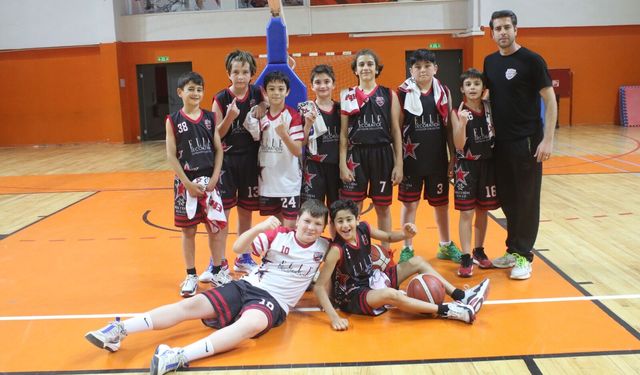 İnegöl Yıldızları Finalde