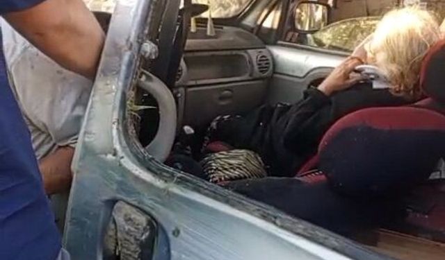 İnegöl-Yenişehir yolunda kafa kafaya çarpışma: 3 Yaralı