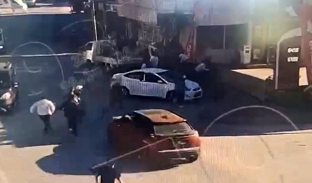 Bursa İznik'te trafikte "Önüne bak" dedi, ortalık savaş alanına döndü