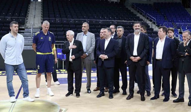 Aziz Yıldırım ve yönetim kurulundan, Fenerbahçe Beko'ya başarı dileği