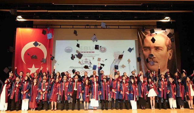 Bursa Tıp Fakültesi ilk mezunlarını verdi
