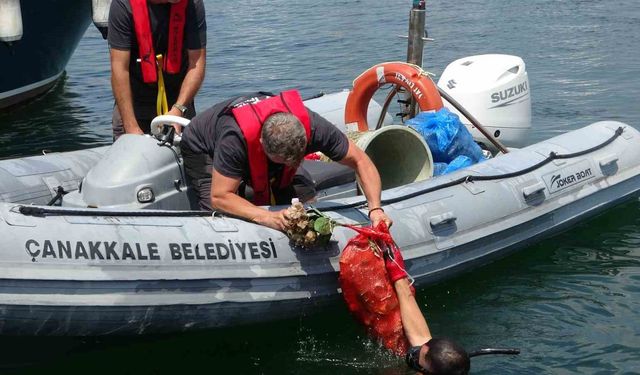 Çanakkale Yat Limanı'nda yüzey ve dip temizliği