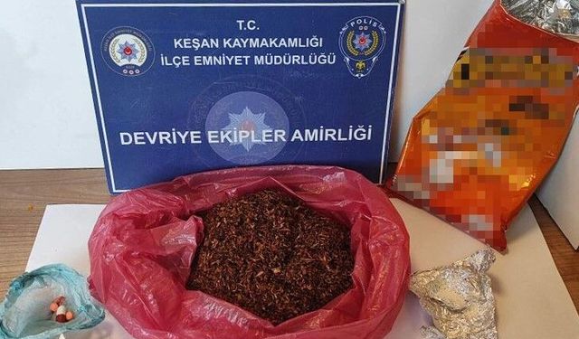 Cips paketine gizlenmiş uyuşturucuyla yakalandı